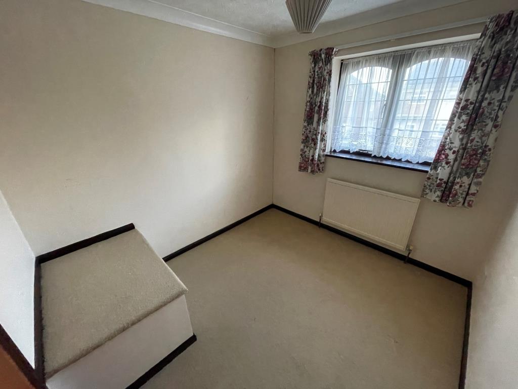 Lot: 135 - THREE-BEDROOM SEMI-DETACHED HOUSE FOR IMPROVEMENT - Bedroom three